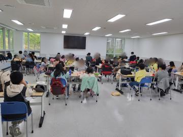 초등학교 실내 점심식사(학생안전체험관)